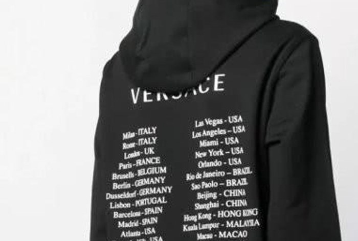 Картинка Versace «отделил» Макао и Гонконг от Китая на своих футболках