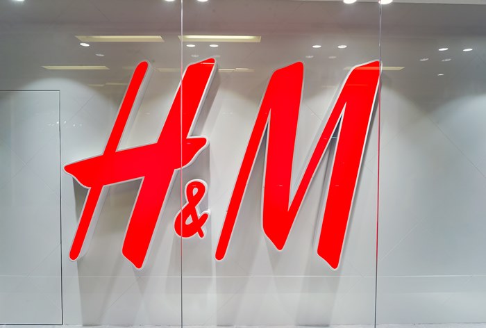 Картинка H&M разрабатывает многоразовую упаковку для одежды