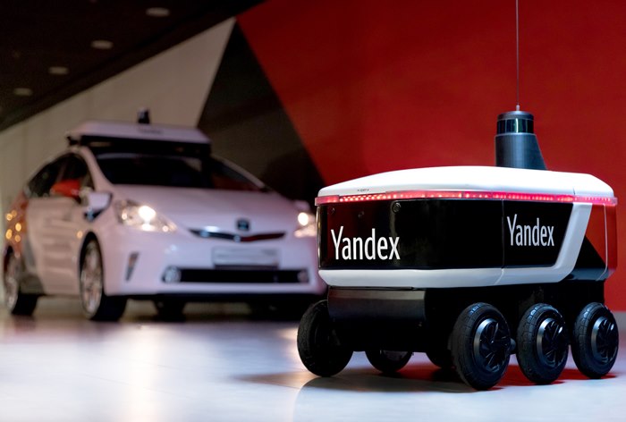 Картинка «Яндекс» тренирует роботов-курьеров для доставки небольших грузов