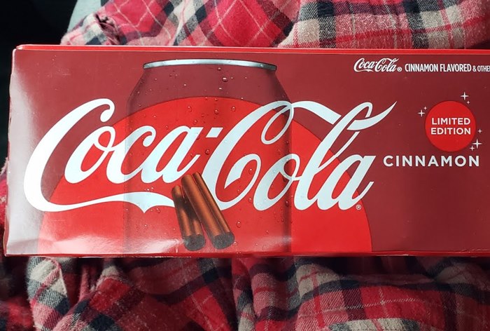 Картинка К Новому году в российских магазинах появилась Coca-Cola со вкусом корицы