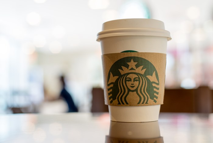 Картинка PETA стала акционером Starbucks для снижения цен на веганский кофе