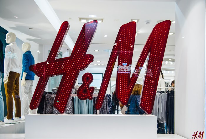 Картинка Американский H&M разрешит лояльным покупателям оплатить товары позже 