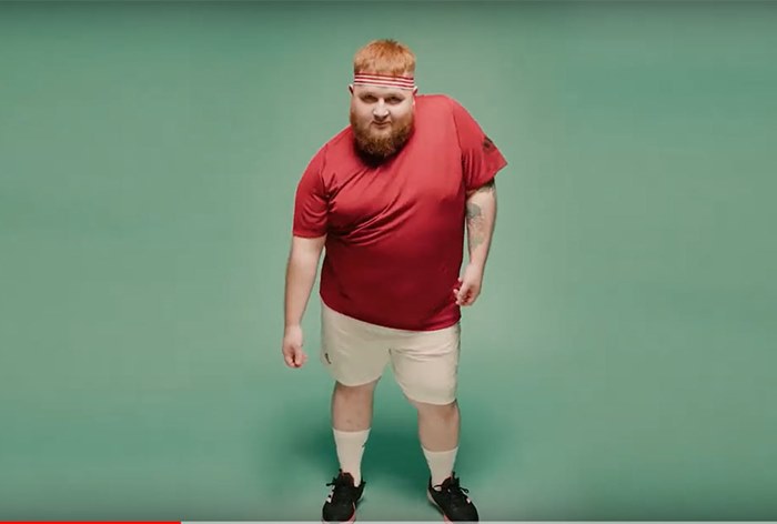 Adidas запустил домашние тренировки в самоизоляции. «Разминку» провел танцор из клипа Little Big