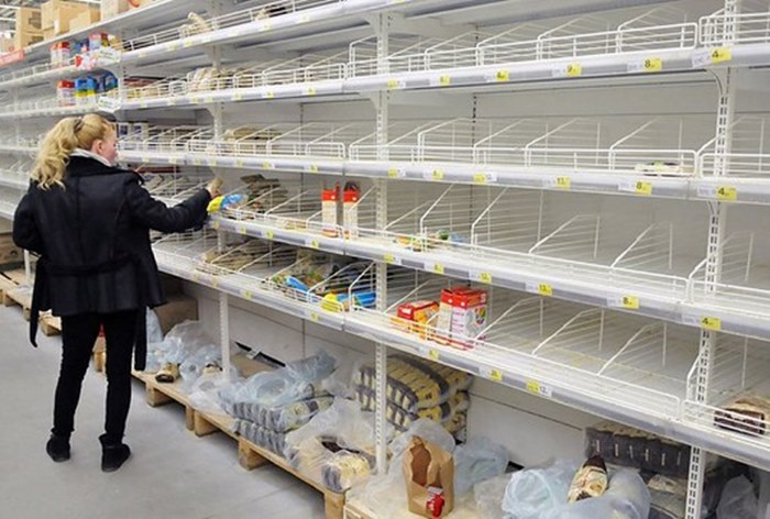 Картинка к Россияне сократили походы в продуктовые магазины