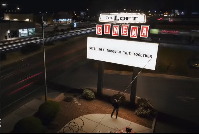 «В это непростое время»: штампы из коронавирусной рекламы собрали в один ролик