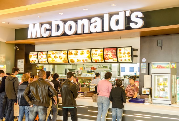 Картинка McDonald’s и KFC грозит штраф в 300 тысяч рублей за нарушение режима повышенной готовности