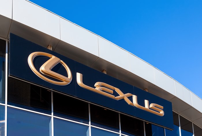 Картинка Lexus поможет малому бизнесу в России