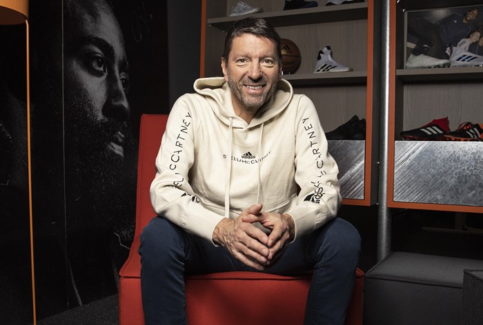 Картинка Adidas практически удвоил онлайн-продажи