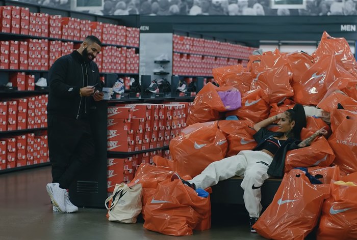 Картинка к Пользователи назвали новый клип рэпера Дрейка самой дорогой и длинной рекламой Nike