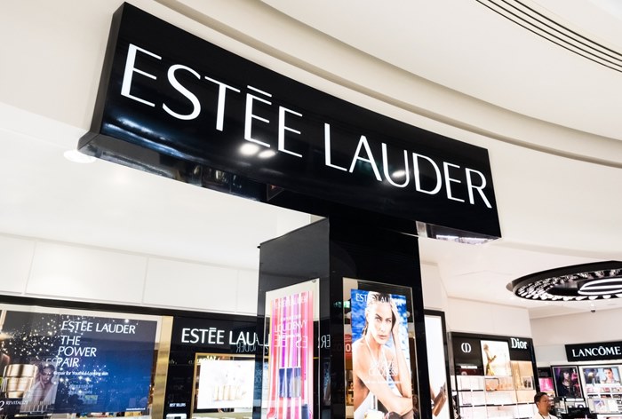 Картинка к Estee Lauder сократит до 2000 рабочих мест и закроет около 15% магазинов по всему миру 