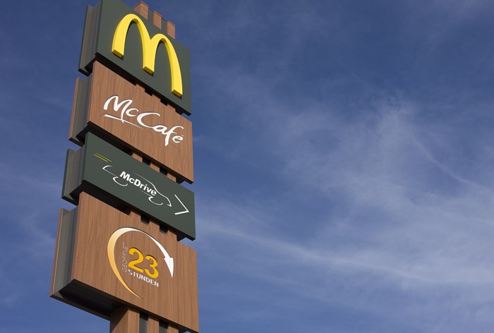 Картинка McDonald's внедряет систему QR-кодов для борьбы с распространением COVID-19